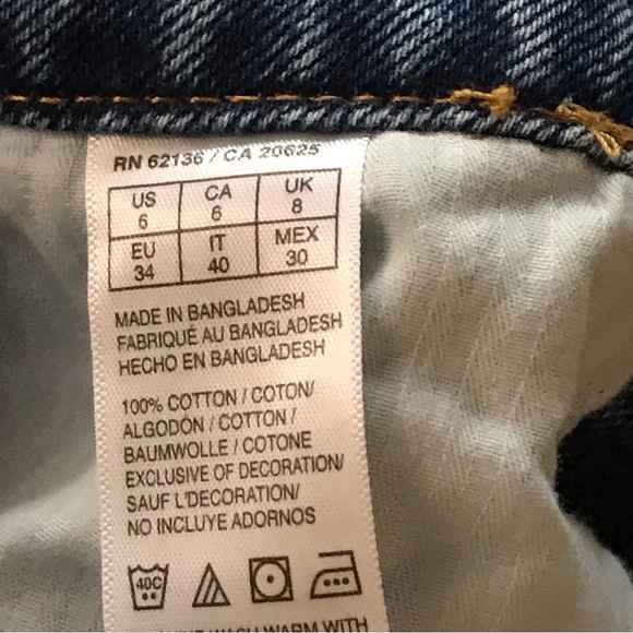 NWOT Guess Women’s LA Monogram Denim Shorts Size 6 - Picture 6 of 6